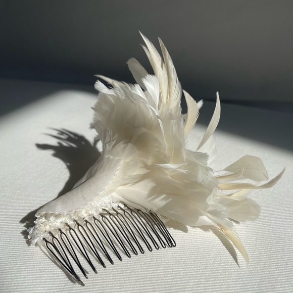Ivory Feather Floral Hair Clip main image 2